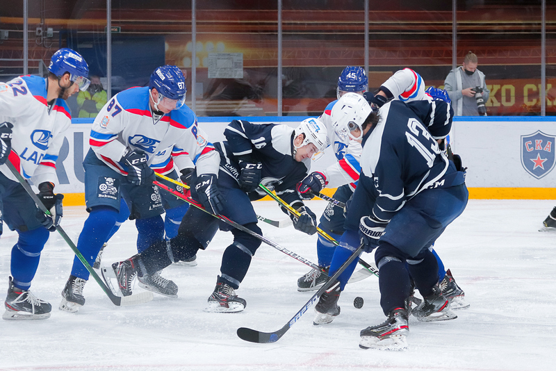 Хоккейная "Лада" будет стремиться к полуфиналу Кубка Петрова