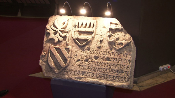 В Самаре презентовали плиту XV века из Каффы, найденную в Шигонах