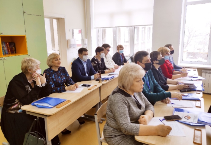 Претенденты на звание учителя года Самарской области прошли испытание "классным часом"