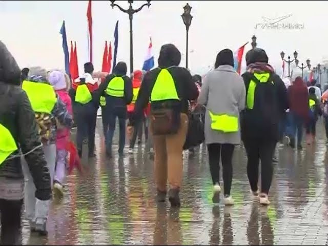 Сотни самарцев вышли на прогулку в Международный день ходьбы