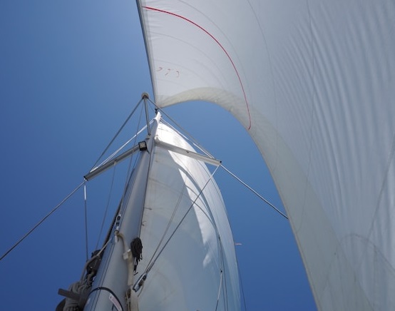 Хотели покататься: полицейские задержали пьяных угонщиков яхты