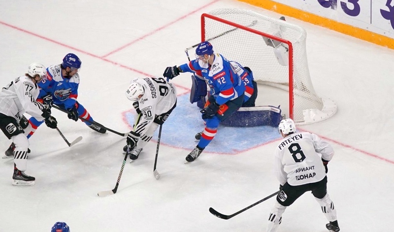 Хоккеисты тольяттинской "Лады" провели юбилейные матчи 