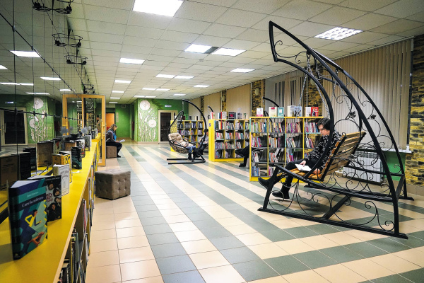 Не книгой едины: как в регионе модернизируют библиотеки