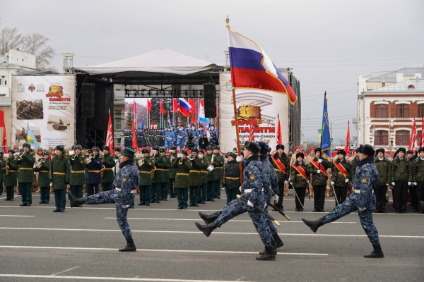 В Самаре выбрали лучший парадный расчет России