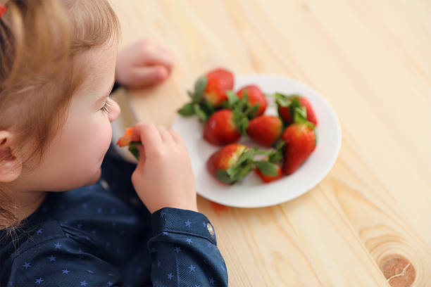 Самарский педиатр: "Чем больше свежих овощей и фруктов в рационе ребенка, тем лучше работают органы пищеварения" 