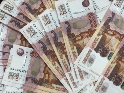 Год работал без зарплаты: в Самаре директор фирмы задолжал сотруднику 440 тысяч рублей