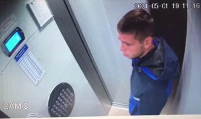 В Самаре парень жестоко избил подростка в лифте, чтобы украсть телефон