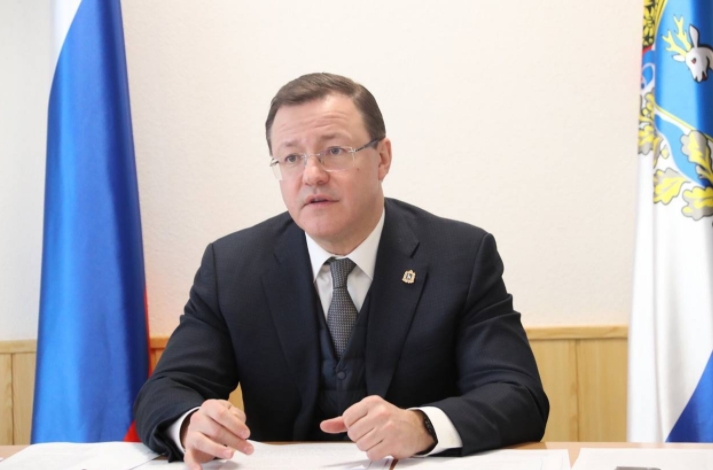 Дмитрий Азаров встретился с почетными гражданами губернии