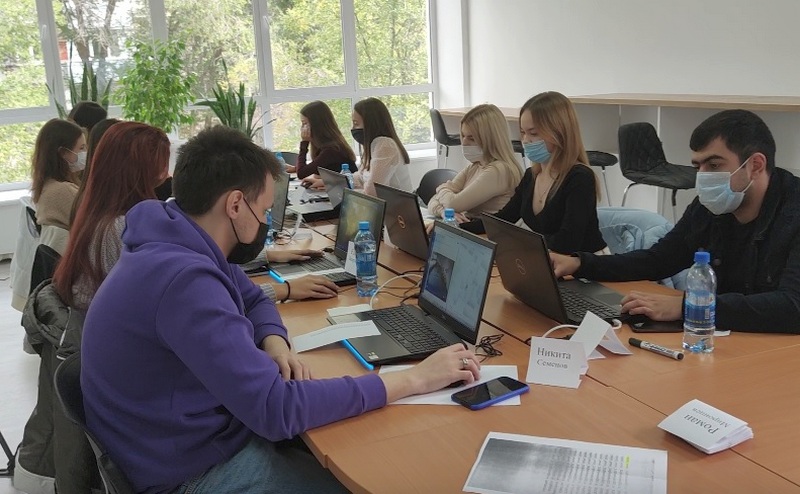 "Мы все видим": как работает ситуационный центр видеонаблюдения в Тольятти 