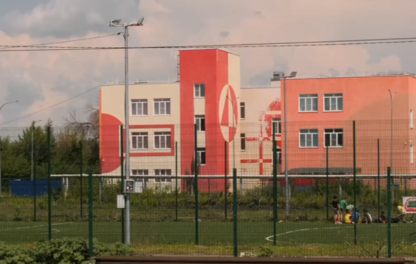 Вице-губернатор - руководитель администрации губернатора Дмитрий Яковлев оценил ход строительства ФОКа в Смышляевке