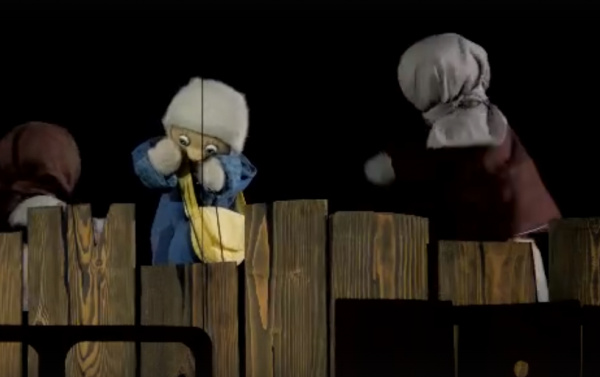 На сцене Самарского театра кукол показали спектакль "Девочка из города" 