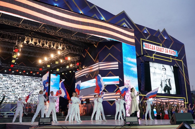 Праздничный концерт в честь 77-й годовщины Победы в Самаре: как это было