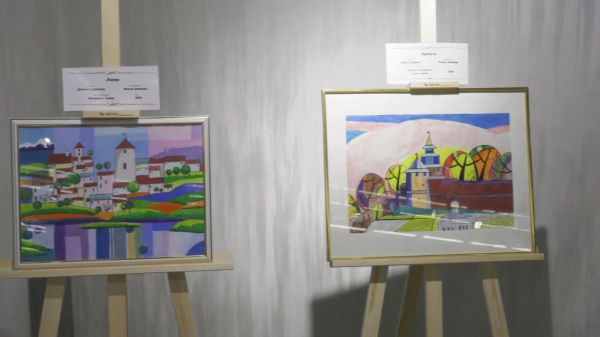 На выставке живописи в театре "СамАрт" представлено 20 картин, написанных людьми с ОВЗ