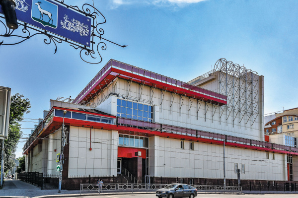 "СамАрт" приступил к репетициям спектакля по роману Мариам Петросян