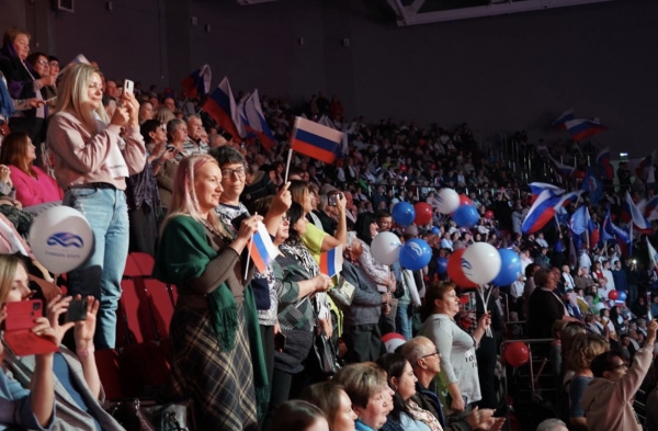 От творчества до гумпомощи: фоторепортаж о том, как прошёл День народного единства в Самаре