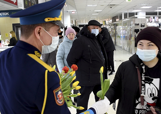 Спецназ провел 8 Марта в Самарской области акцию "Вам, любимые" 