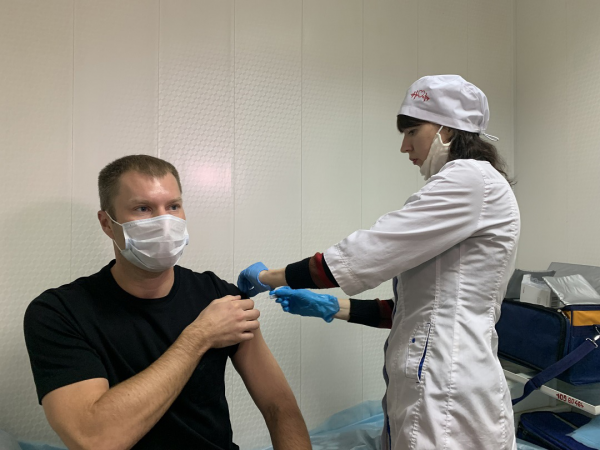 На базе самарского ТТУ развернули мобильный пункт вакцинации