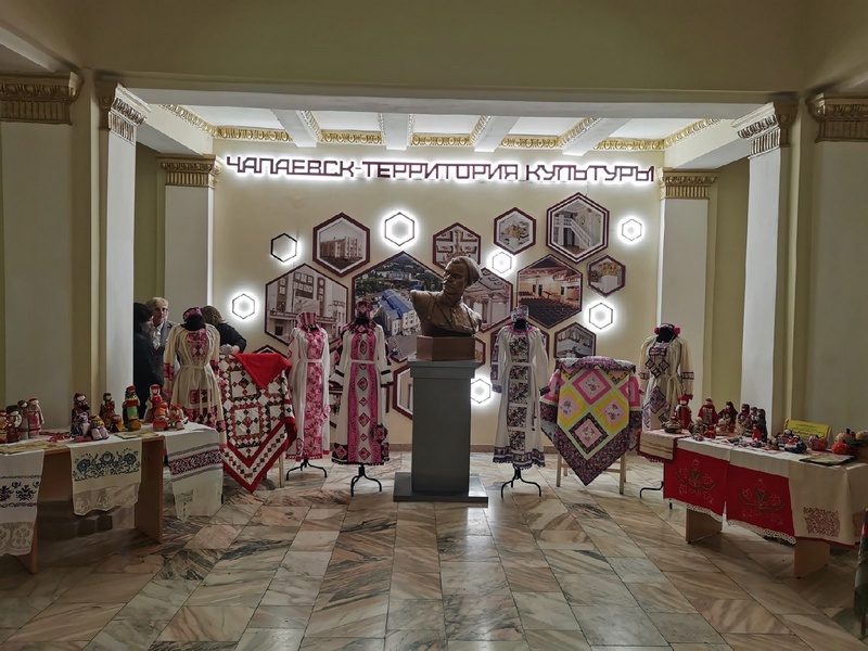 В Чапаевске прошла выставка декоративно-прикладного творчества 