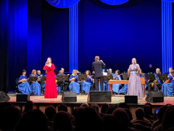 В День матери известная российская певица Майя Балашова выступила в Тольятти