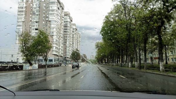 В Самаре коммунальные службы устраняют последствия непогоды