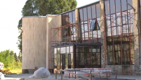 Ремонт дома культуры в Малой Малышевске завершат к началу осени 2021 года