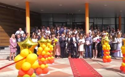 Последний звонок в августе. Хорошие новости Волжского района