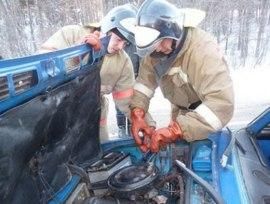 В Волжском районе при столкновении электрички и легкового автомобиля погибли два человека