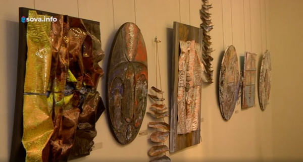 В Самаре открылась выставка художника-эмальера "По направлению к свету"