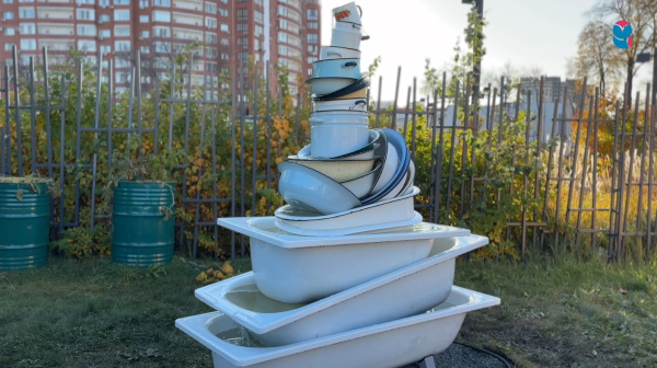 Во дворе филиала Третьяковской галереи открыли новый арт-объект "Фонтан"