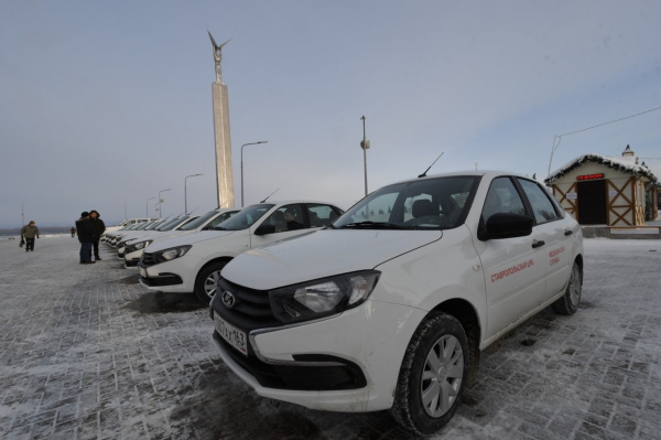26 "Патриотов" и "Грант": в больницы Самарской области поступила новая партия авто