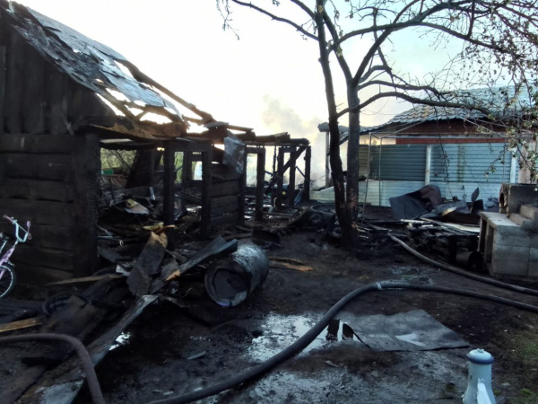 В ночь на 2 мая в Самарской области тушили пожар на 80 квадратах