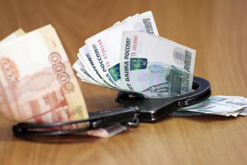 В Самаре на полицейского завели уголовное дело о получении взятки в 10 тыс. рублей