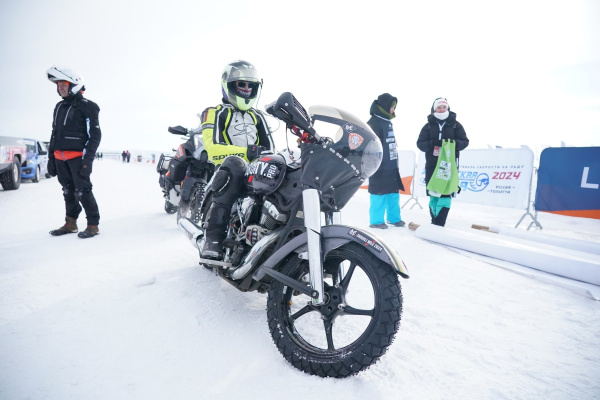 Профессиональные гонщики и любители установят рекорды скорости на первом фестивале "Жигулевская миля" в Самарской области