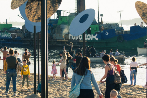 На самарской набережной после грозы продолжается "ВолгаФест"