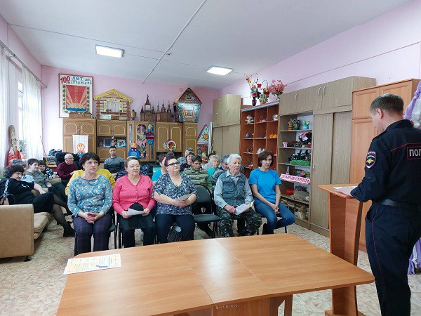 Ставка на доверчивость: жителей Самарской области научили вычислять онлайн-аферистов с первых слов