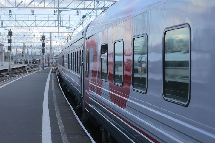 Двухэтажный поезд с туристами отправится из Самары на Урал через Уфу 3 ноября 2022 года 