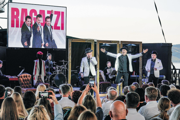 В Тольятти прошел фестиваль музыки и искусств "Тремоло"