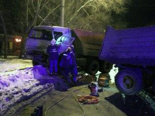 В Самаре столкнулись два «КамАЗа»