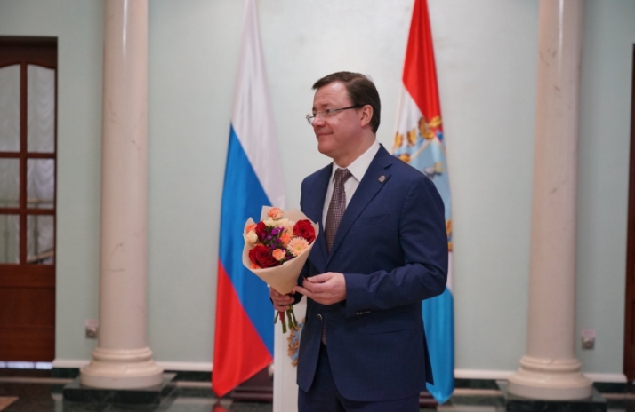 В канун 8 Марта Дмитрий Азаров вручил государственные награды