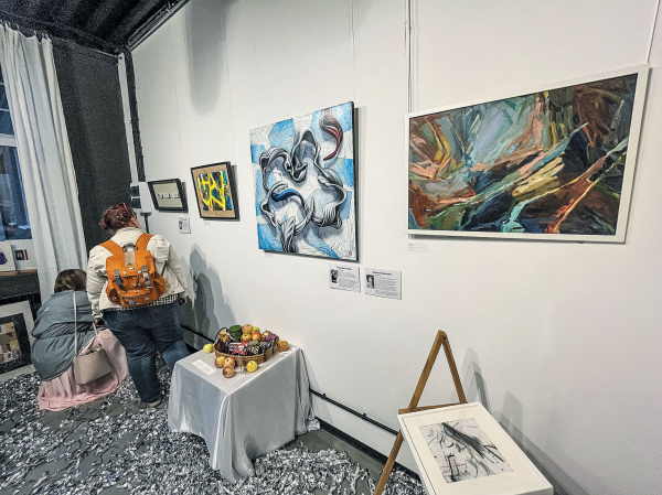 Девять счастливых моментов: в Самаре художницы представили новый проект