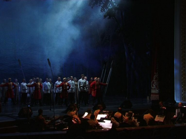 Волжский русский народный хор Милославова открыл новый концертный сезон