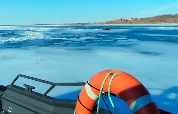В Самарской области 19 марта спасли двух рыбаков на Волге