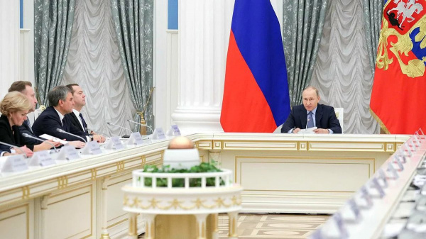 Дмитрий Азаров принимает участие в заседании Совета при президенте РФ