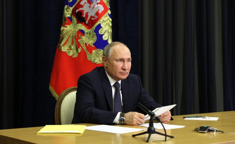 Владимир Путин подписал антикризисный закон о поддержке граждан и бизнеса