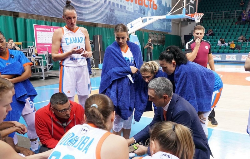 Баскетболистки "Самары" взяли очки на сыктывкарском паркете 