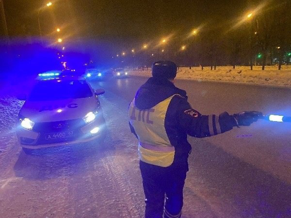 Работал водителем: в Тольятти полицейские задержали мужчину с поддельными правами 