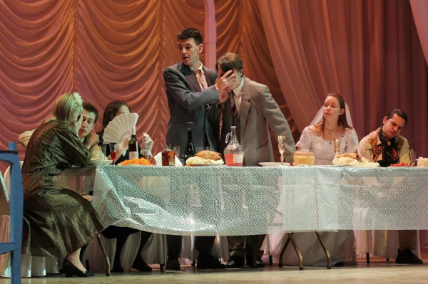 В театре "Город" самарцы увидят чеховскую "Свадьбу" 