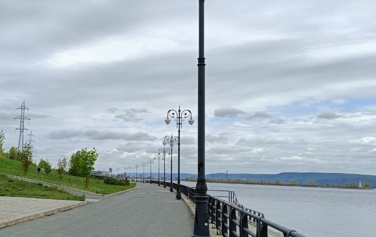 На набережной Тольятти отремонтировали пешеходное покрытие