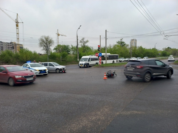 В Тольятти водитель Калины сбил пенсионера на мопеде
