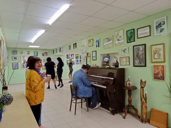 Жителей Тольятти приглашают на бесплатную художественную выставку "Весна в душе"